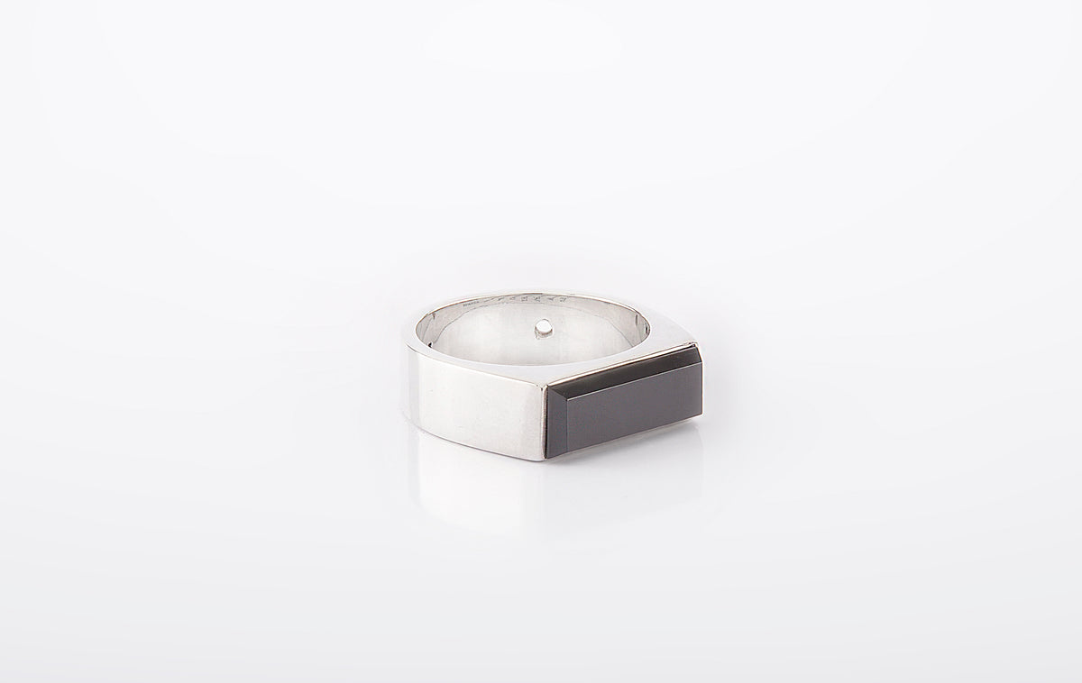 RING BLACK SPINEL RECTANGLE