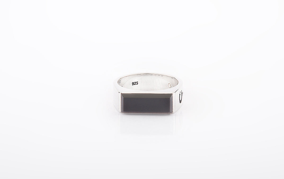 RING BLACK SPINEL RECTANGLE